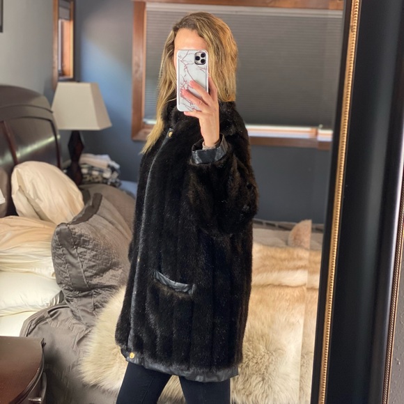 R.Z.R. Faux Fur with Leather Trim Coat with Detachable Sleeves, Large - Picture 3 of 11